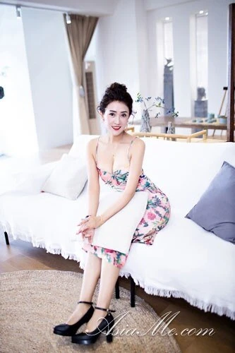 Rose Profile image 3