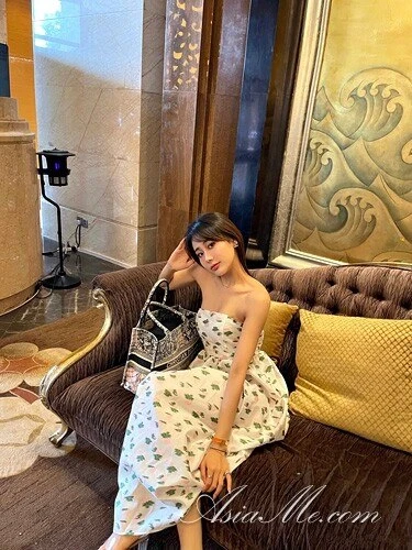 Chloe Profile image 1